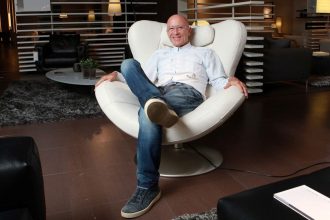 Pasquale Natuzzi, prezes i dyrektor generalny Natuzzi Group.