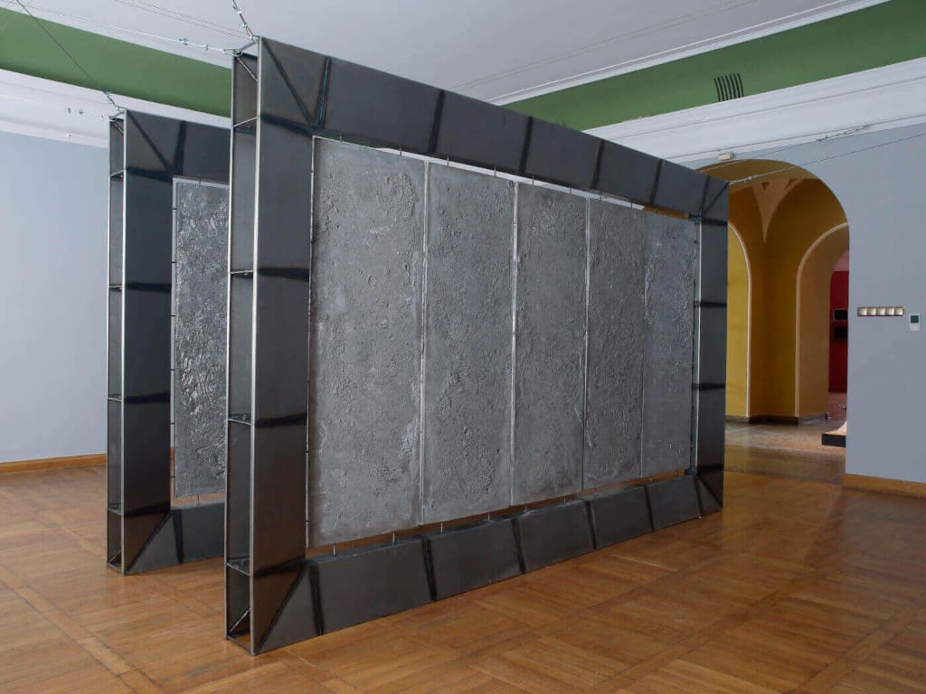 Jarosław Perszko, „Przejście”, obiekt, stal, odlew aluminium, 400 x 250 x 170 cm, Muzeum Podlaskie w Białymstoku, 2015 r.