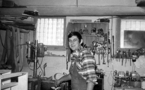 Piotr Voelkel w warsztacie, ok. 1980 r.