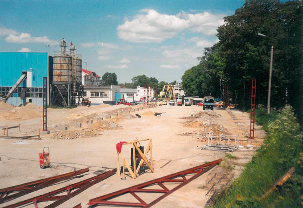Początki budowy hali magazynowej Szynaka Meble, Lubawa, 1997 r.