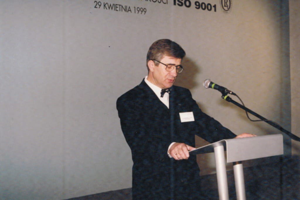 Ryszard Balcerkiewicz podczas uroczystości wręczenia Certyfikatu ISO 9001, Tarnowo Podgórne, 29 kwietnia 1999 r.