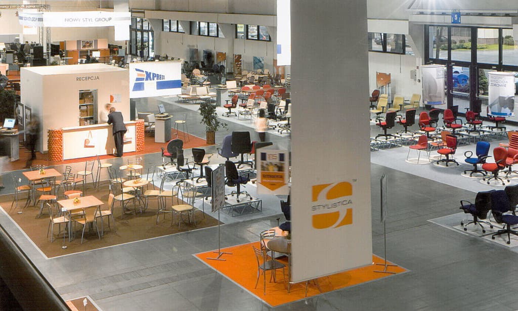 Stoisko firmy Nowy Styl na targach „Meble” w Poznaniu, 2005 r.