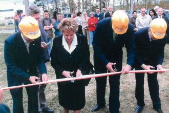 Uroczyste rozpoczęcie budowy Fabryki Mebli Szynaka w Nowym Mieście Lubawskim, 18 maja 2007 r.
