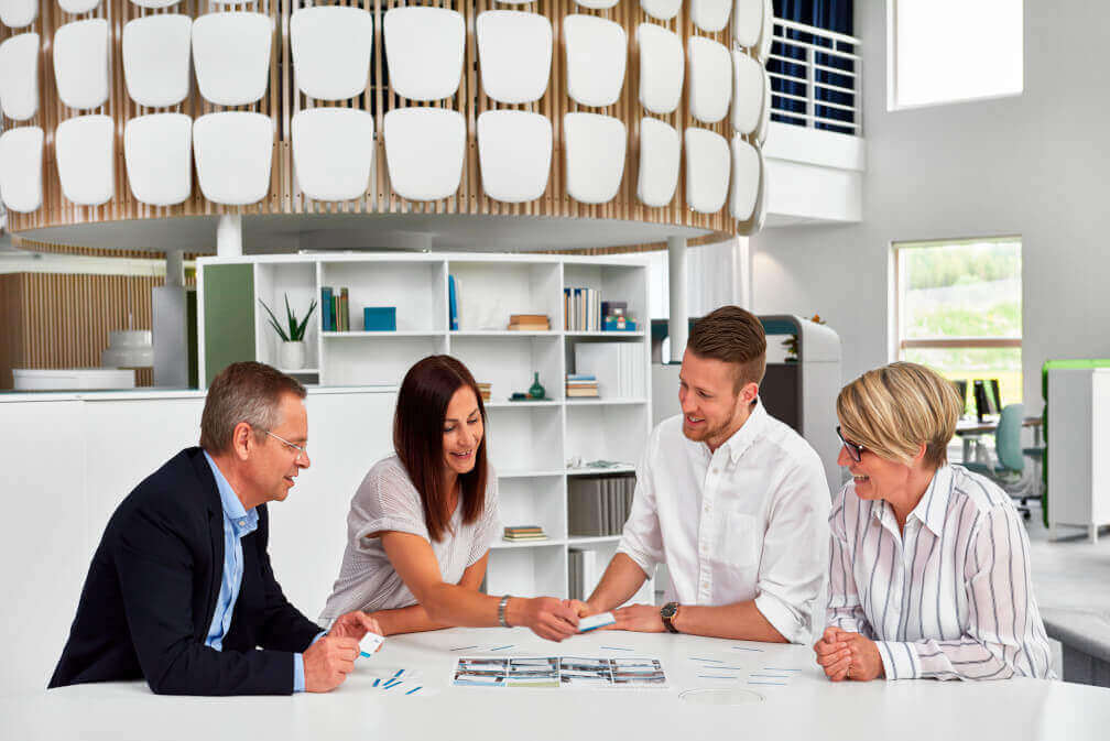 W dobrze zaaranżowanych biurach dobrze czują się wszystkie pokolenia.