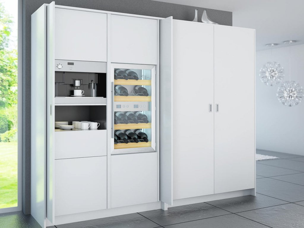 Zgodnie z trendem nowoczesnego budownictwa, strefa dzienna łączona jest ze strefą kuchenną. Rozwiązaniem dedykowanym do takiego ustawienia jest system frontów składanych „Finetta Spinfront” od Häfele.