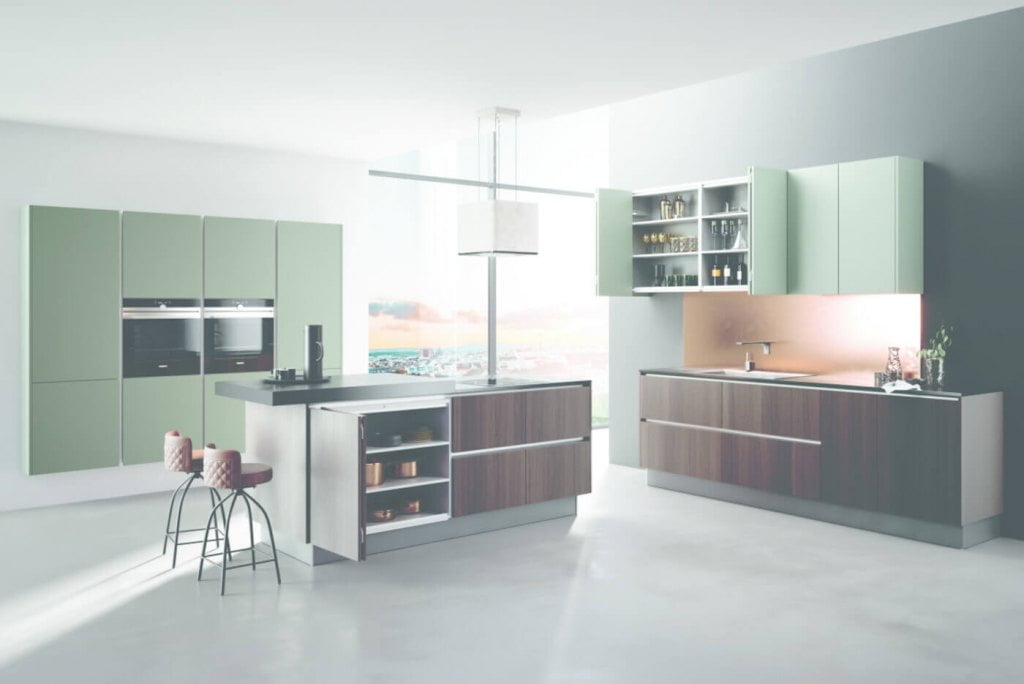 „WingLine L” firmy Hettich to niezwykle wszechstronny system do drzwi składanych, wykorzystywany nie tylko w kuchni.