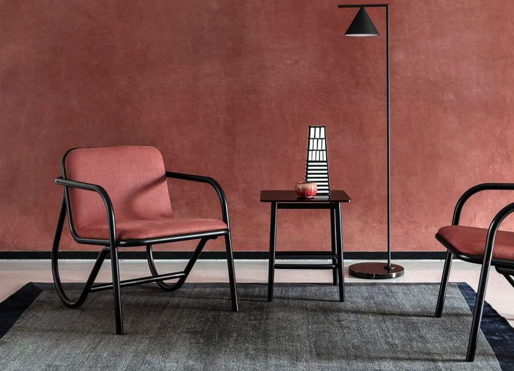 Harmonijne połączenie różnych stylów określa nowe krzesło „N.200” zaprojektowane przez Michaela Anastassiadesa dla Gebrüder Thonet Vienna.