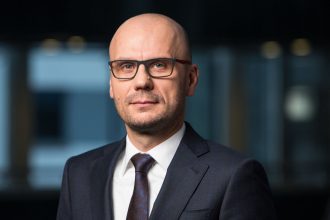 Paweł Krak, dyrektor Biura Produktów Klientów Korporacyjnych w Warcie.