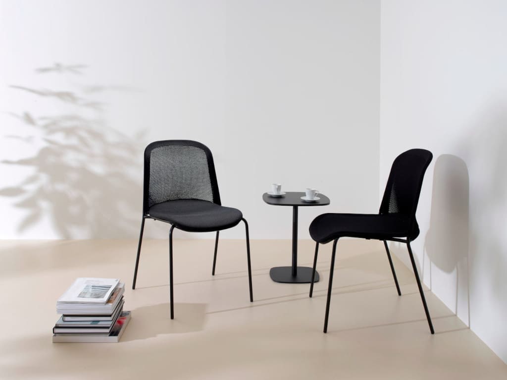 Pomysł był prosty: stworzyć możliwie lekkie krzesło. W przypadku projektu „Sheer” marki Offecct, to właśnie redukcja wagi stała główną siłą napędową procesu twórczego.