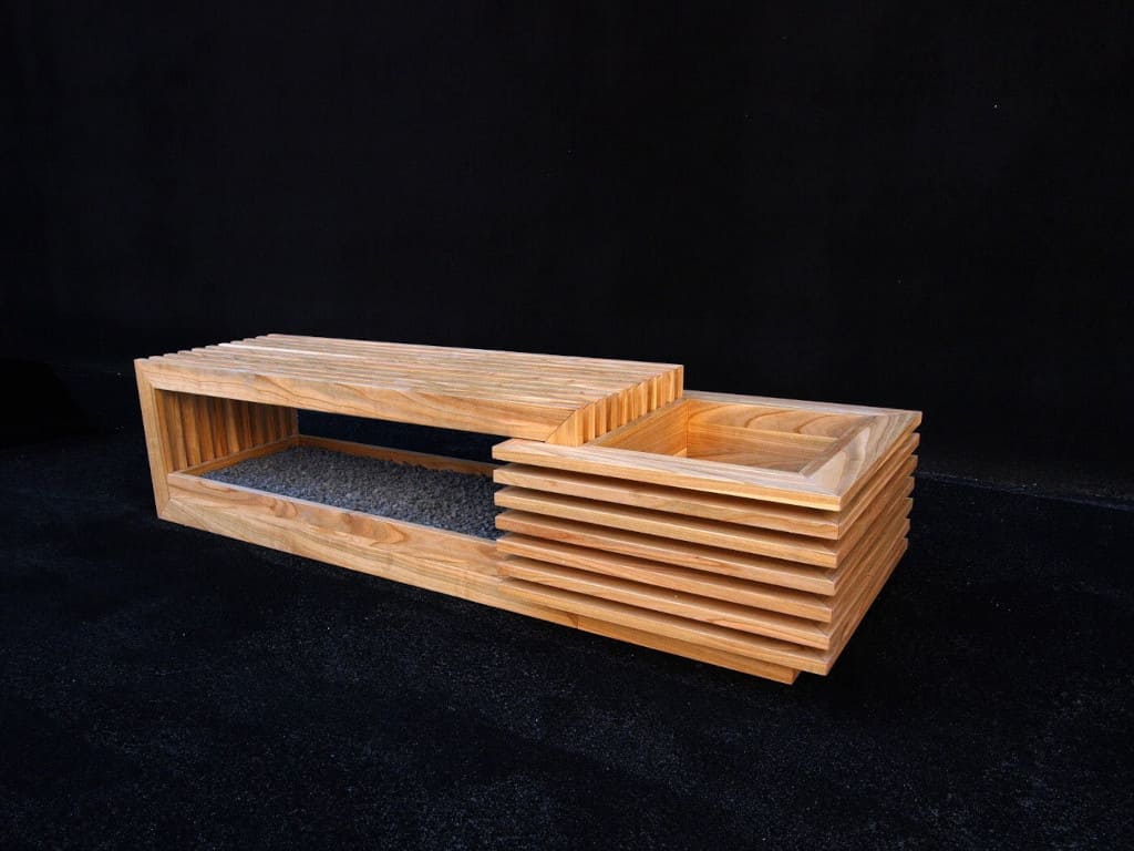 Ławka „Tonuki” Karbonado została doceniona przez jury z The Chicago Athenaeum, które przyznało za ten projekt nagrodę Good Design 2020.