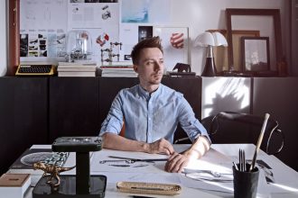 Łukasz Paszkowski, projektant.