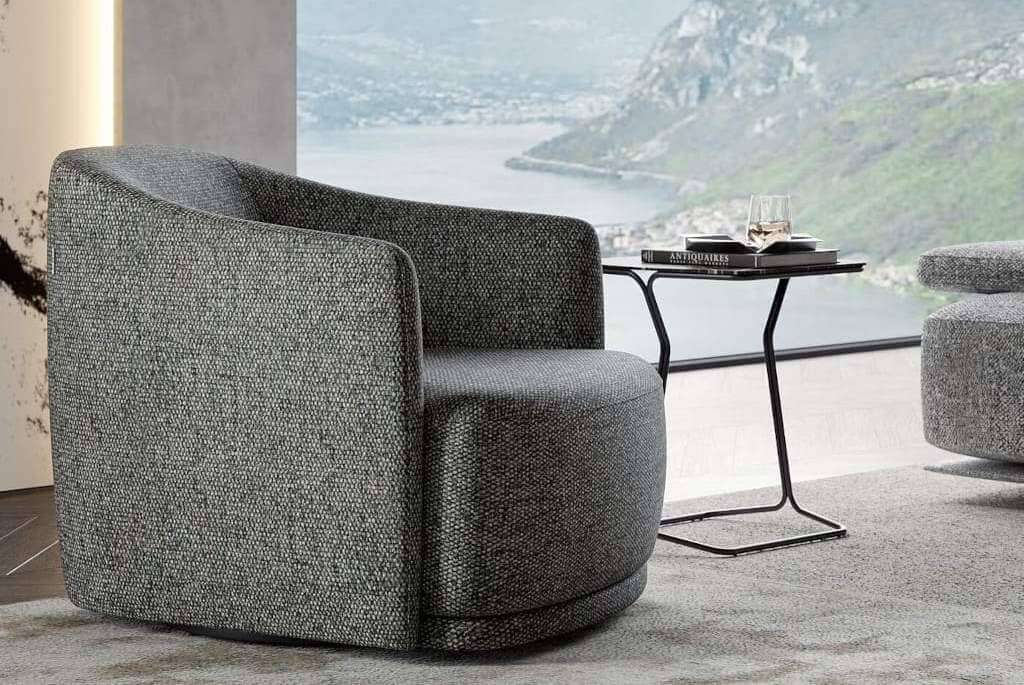 Fotel „Lenox” dla marki Olta, zaprojektowany przez Martę Morawską-Omalecką we współpracy z Olta Design Studio.