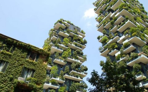 Vertical Forest (zwany także Bosco Verticale) projektu Stefano Boeri Architetti. Te dwa wieżowce stoją w dzielnicy Porta Nuova w Mediolanie, a na ich balkonach i tarasach w najlepsze rośnie las.