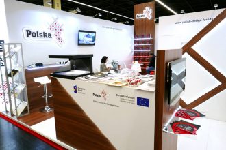 Wyróżnione w konkursie „StandOUT” stoisko PAIH na targach IMM w Kolonii w 2018 roku.