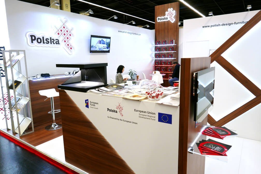 Wyróżnione w konkursie „StandOUT” stoisko PAIH na targach IMM w Kolonii w 2018 roku.