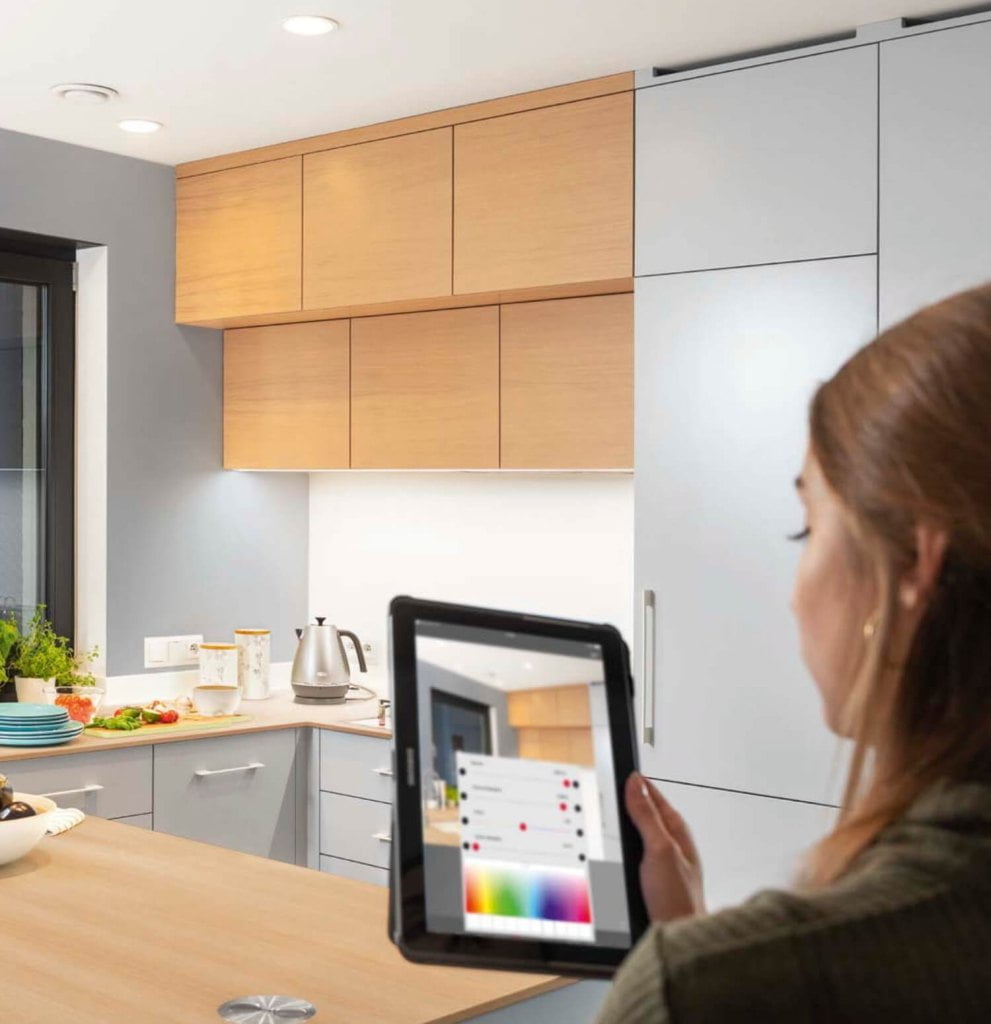 Häfele - aplikacja sterująca oświetleniem Loox LED - miesięcznik i portal informacyjny branży meblarskiej biznes.meble.pl