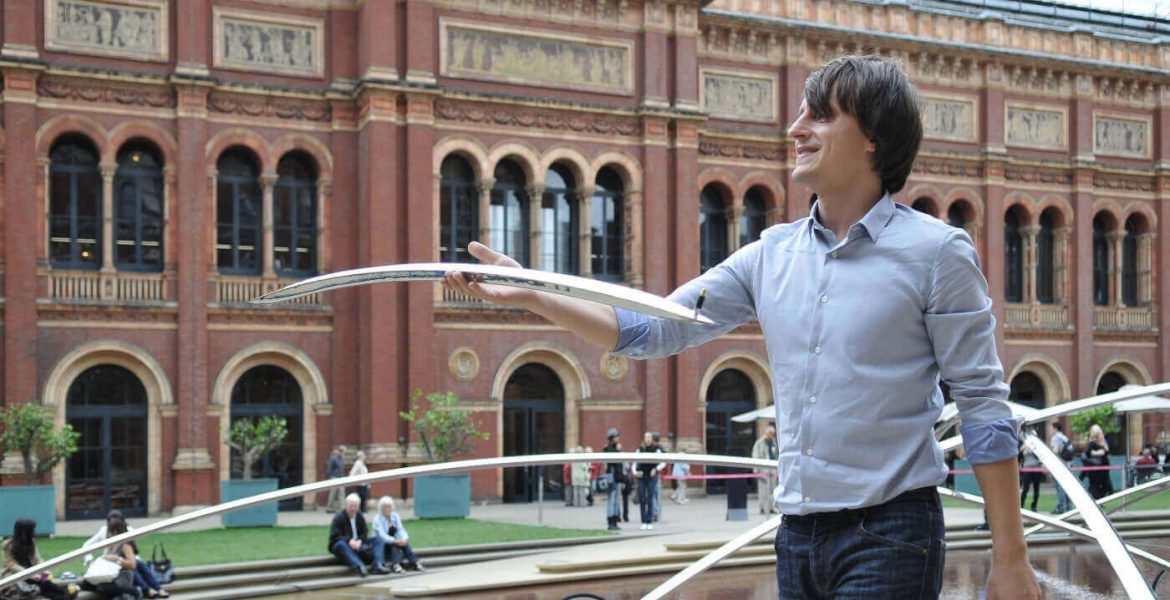 Oskar Zięta „Blow & Roll” w Muzeum Wiktorii i Alberta w Londynie.