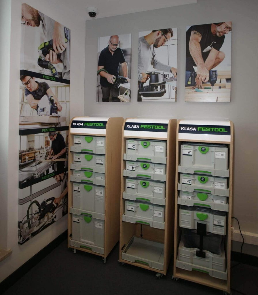 Organizery z narzędziami Festool.