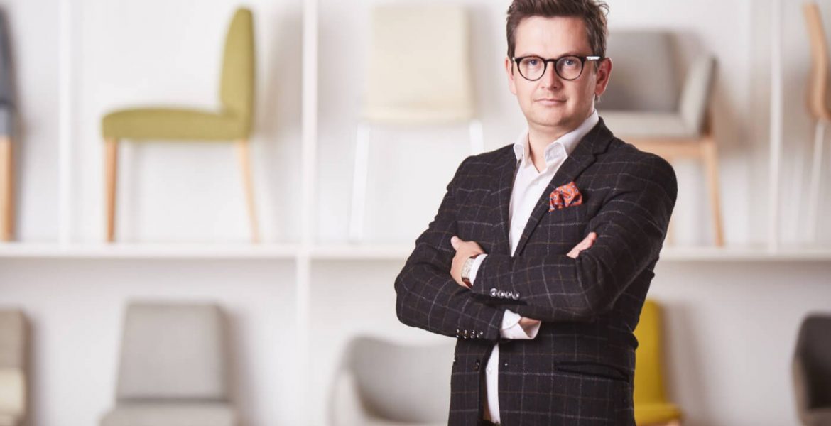 Przemek Szklarzewski, zarządzający Polskim Centrum Architektury Wnętrz.