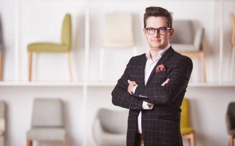 Przemek Szklarzewski, zarządzający Polskim Centrum Architektury Wnętrz.