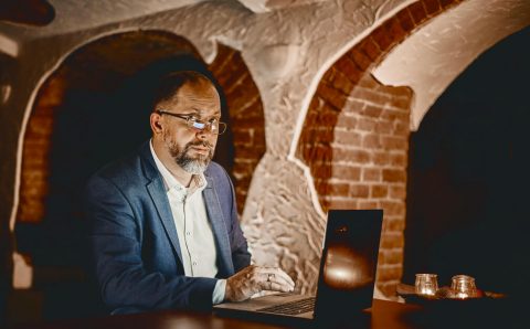 Artur Wasążnik, dyrektor ds. marketingu w firmie Meble Marzenie.