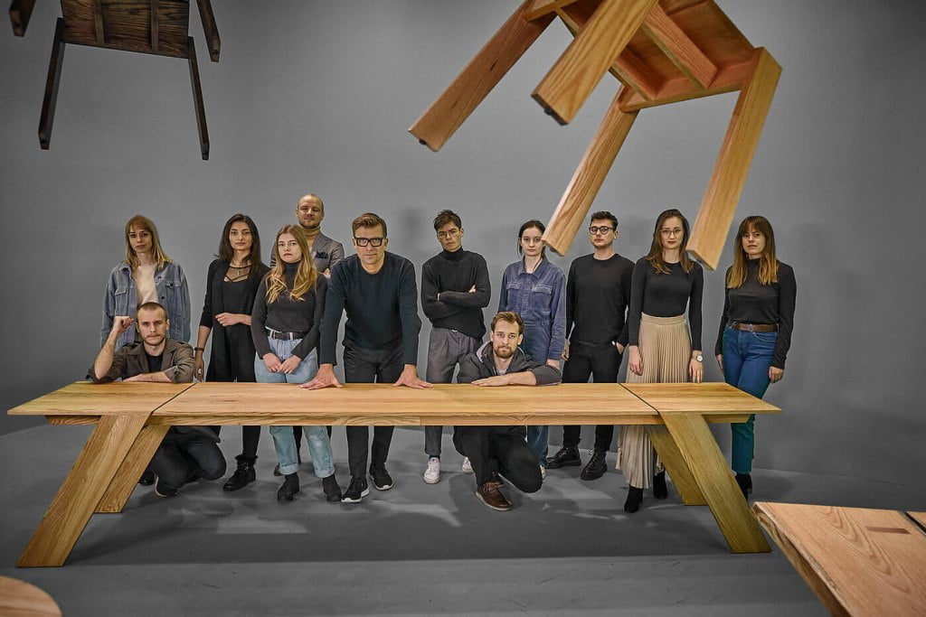 Cztery zróżnicowane projekty o zdradzających ich charakter nazwach: „Closer”, „Relations”, „Common” (na zdjęciu) i „Cut”, stworzyły kolekcję „Natural Born Collective”.