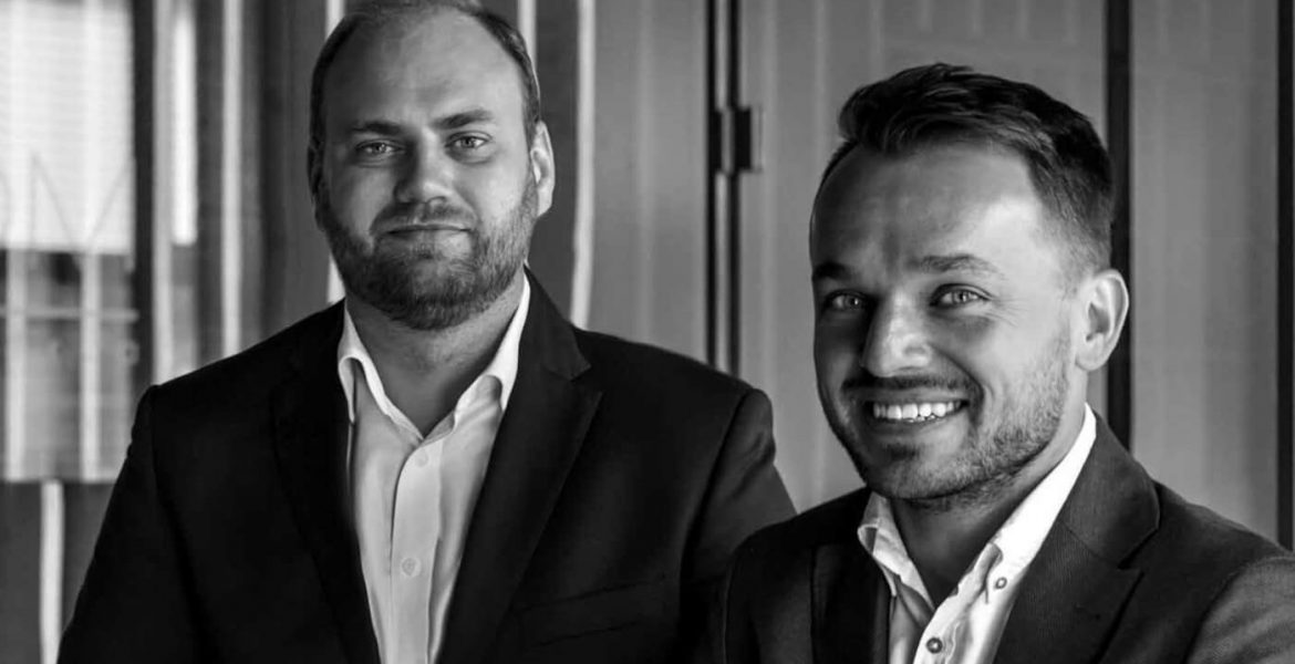 Adam Budzyński i Jakub Bartos, członkowie Zarządu pracowni Decoroom.