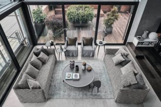 Sofy, fotele i stolik marki Gervasoni, projektu Paoli Navone, mood-design.pl.