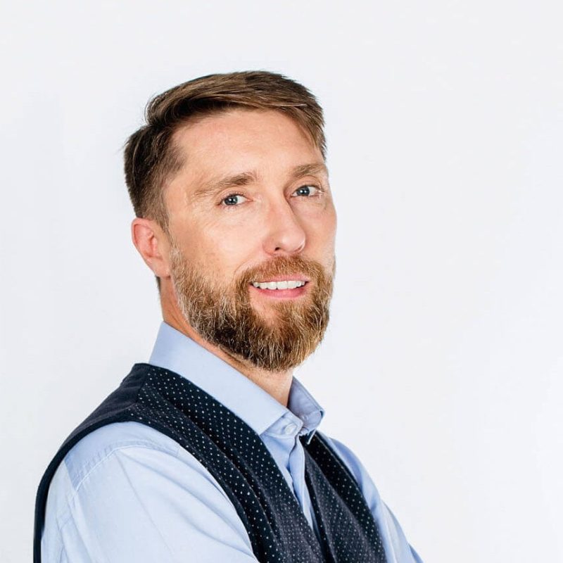 Robert Chmielewski, właściciel marki Complet Furniture®.