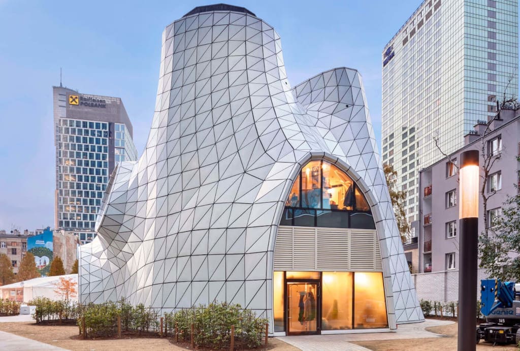 Budynek restauracyjny Genesis, Plac Europejski, Warszawa.