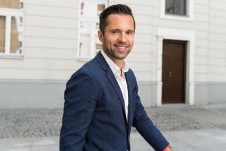 Bartłomiej Annusewicz, ekspert ds. rynku luksusowych nieruchomości, dyrektor zarządzający agencji nieruchomości premium Lions Estate.