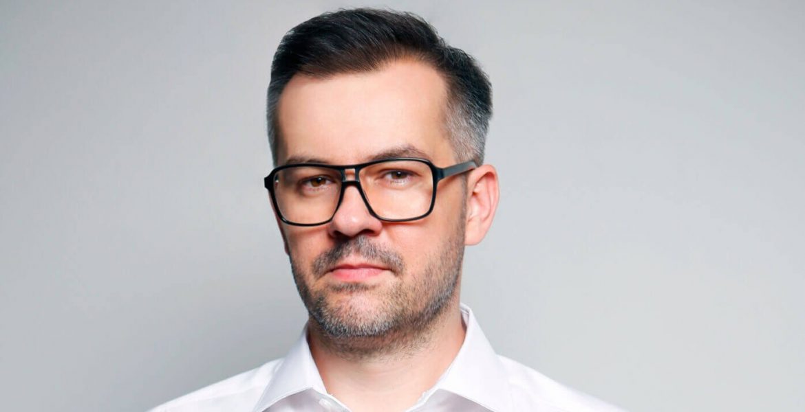 Karol Szpar z firmy Twojemeble.pl.