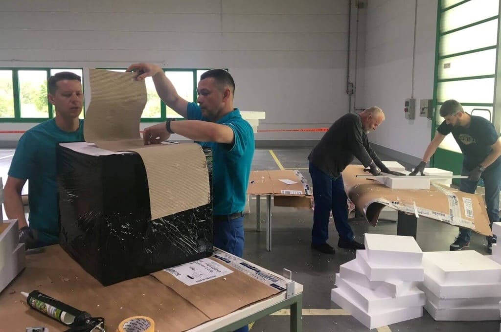 W ramach akcji „Trochę raju w Gaju” z inicjatywy jednego z mistrzów zmianowych Schattdecor wolontariusze wsparli schronisko dla zwierząt w Gaju.