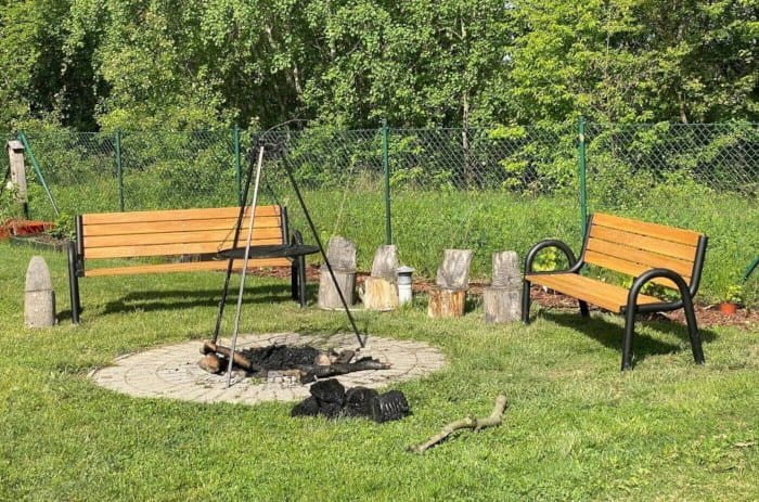 Jedną z ostatnich akcji wolontariackich Schattdecor było działanie na rzecz Domu Dziecka nr 3 w Poznaniu. Z desek dębowych wykonano ławki ogrodowe.