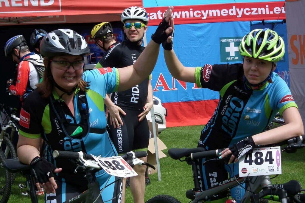 Beata i Martyna – jak dotąd jedyne kobiety w zespole, Toruń Motoarena, 2015 r.