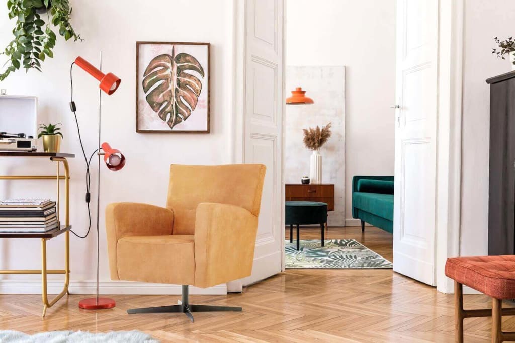 „Kreutz” firmy Complet Chmielewscy to mebel do salonu lub przestrzeni dziennej nawiązujący do stylistyki retro, lat 70. i 80. XX wieku.