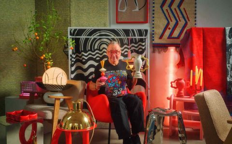 Jurek Owsiak podczas promocji „Design dla WOŚP – na pełnej petardzie”. Fot. Biuro prasowe Samsung.