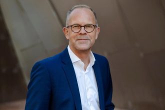 Jan Kurth, dyrektor generalny VDM, przestrzega przed skutkami, jakie będzie miało przejęcie Grupy Porta przez XXXLutz. Fot. VDM.