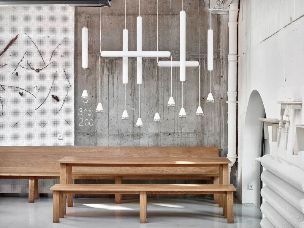 Lampa wisząca „Puro” to projekt Lucie Koldová zrealizowany dla marki Brokis w 2016 roku.