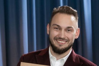 Mateusz Nierzwicki, projektant, laureat konkursu Diament Meblarstwa 2025 w kategorii młody design.