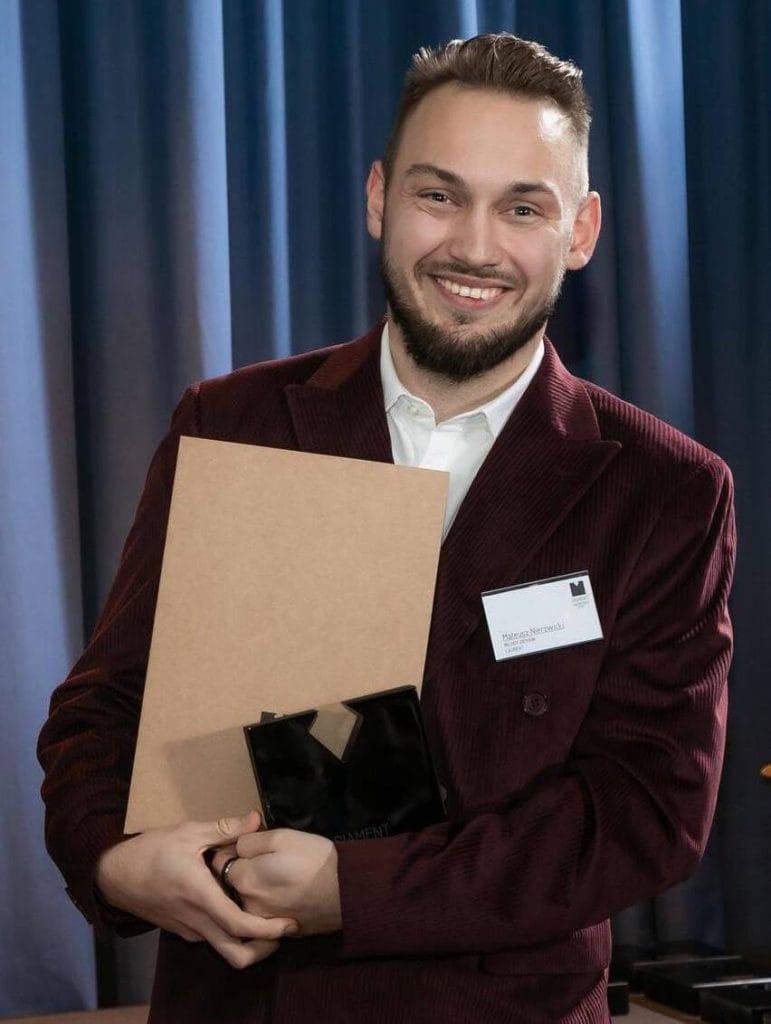Mateusz Nierzwicki, projektant, laureat konkursu Diament Meblarstwa 2025 w kategorii młody design.