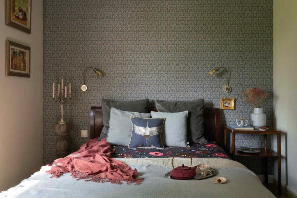 Sypialnia w stylu farmhouse.