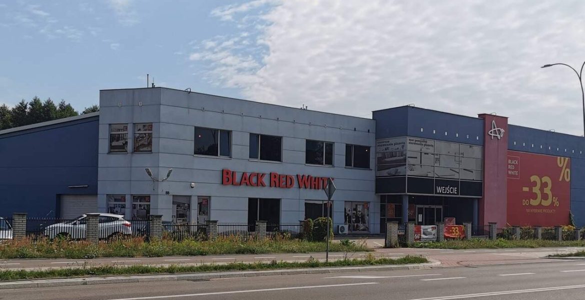 Salon Black Red White.