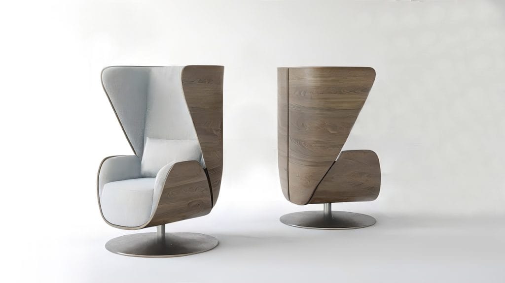 Projekt wykonany w III Pracowni Projektowania Mebla pod kierunkiem dra hab. Mateusza Wróblewskiego, prof. UAP. U Chair zwyciężył w 19. edycji konkursu Diament Meblarstwa w kategorii młody design. Jest dowodem na to, że projekty rozwiązują problemy.