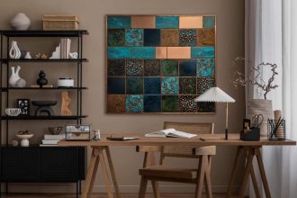 Marka ma w swoim portfolio 46 różnych wzorów dekorów ściennych, a oferta będzie regularnie poszerzana. Możliwe jest również dostosowanie produktu pod indywidualne preferencje. Produkty Copper Philosophy obejrzeć można na stronie internetowej lub w siedzibie marki w Aleksandrowie Łódzkim.