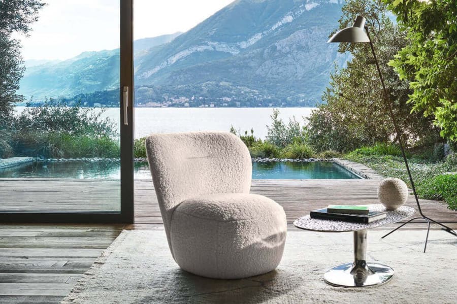 Fotel „Loll 07” zaprojektowała dla marki Gervasoni Paola Navone.