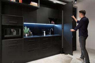 Dostępne w ofercie Häfele okucia z serii „Slido” to niezawodne rozwiązanie dla systemów drzwi przesuwnych, składanych lub chowanych w kieszeń.