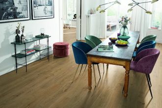 Podłogi Comfort EGGER EHC030 Dąb Clermont naturalny. Zdjęcie: © EGGER