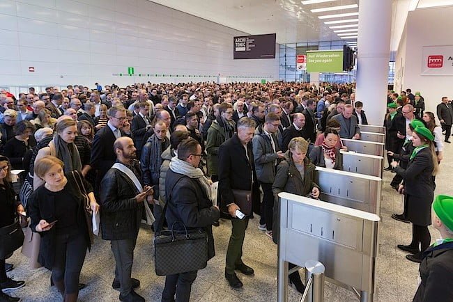 Do takich widoków zdążyli się przyzwyczaić goście imm cologne, niestety nie doświadczą ich w 2021 r. Fot. Harald Fleissner, Koelnmesse.