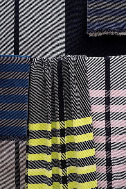 Koce z bawełnianej szenili produkcja: Most/projekt: Aleksandra Milewska; opracowanie Dominika Krogulska-Czekalska dla studia Most.